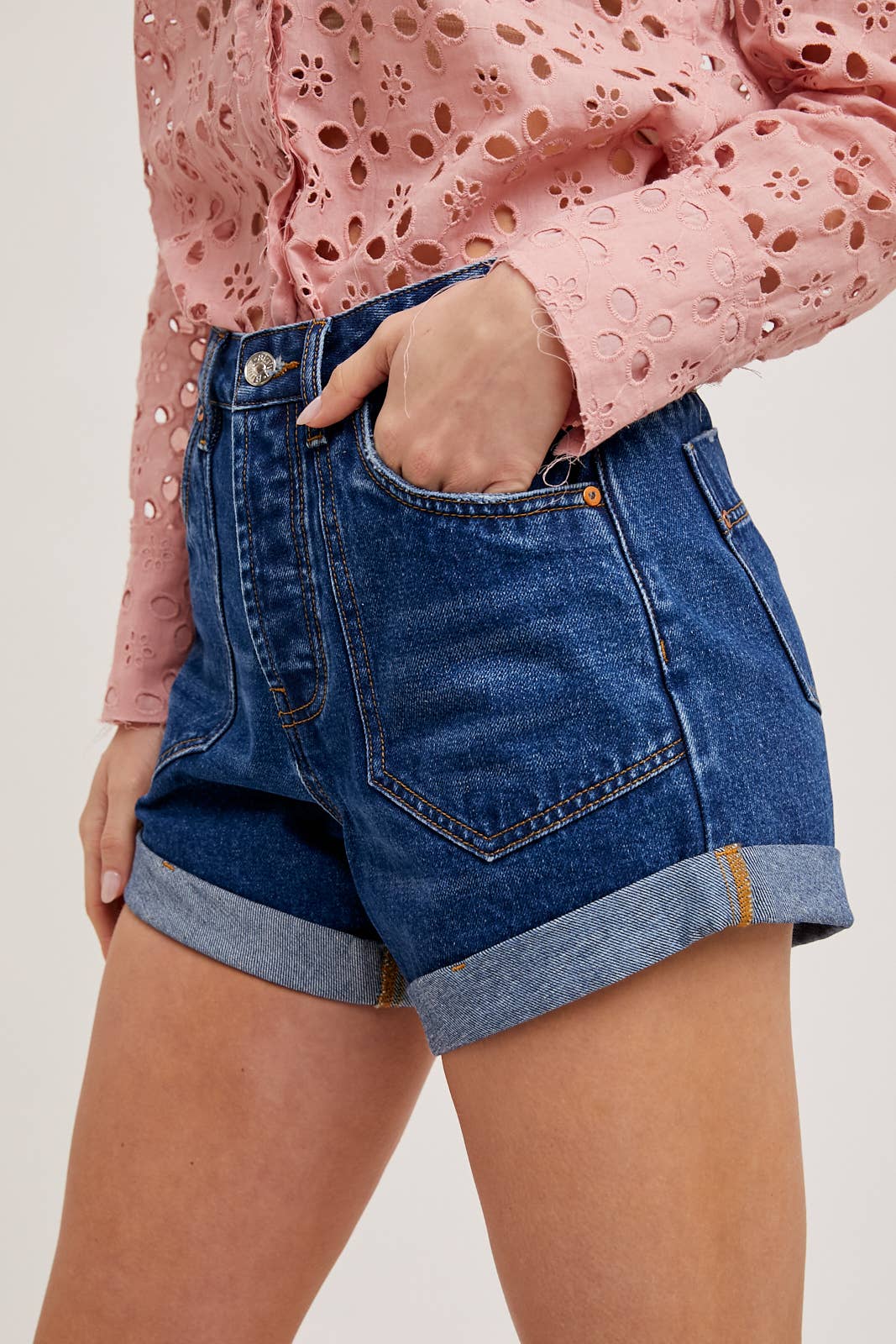 WESTERN POCKET ROLLED HEM DENIM SHORTS