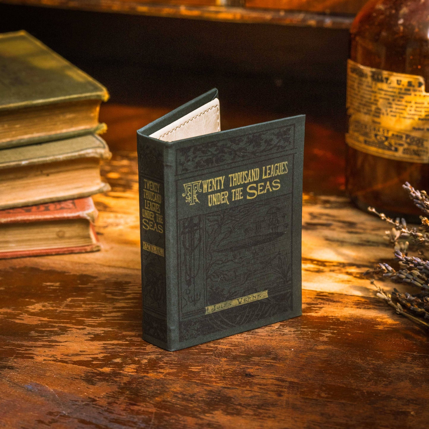 Twenty Thousand Leagues Under the Seas by Jules Verne 1870 Book Wallet