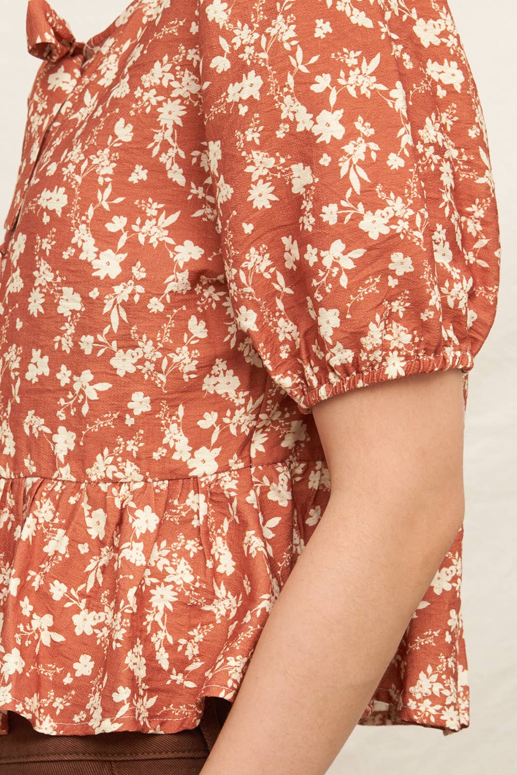 Floral Print Puff Sleeve Peplum Ribbon Top