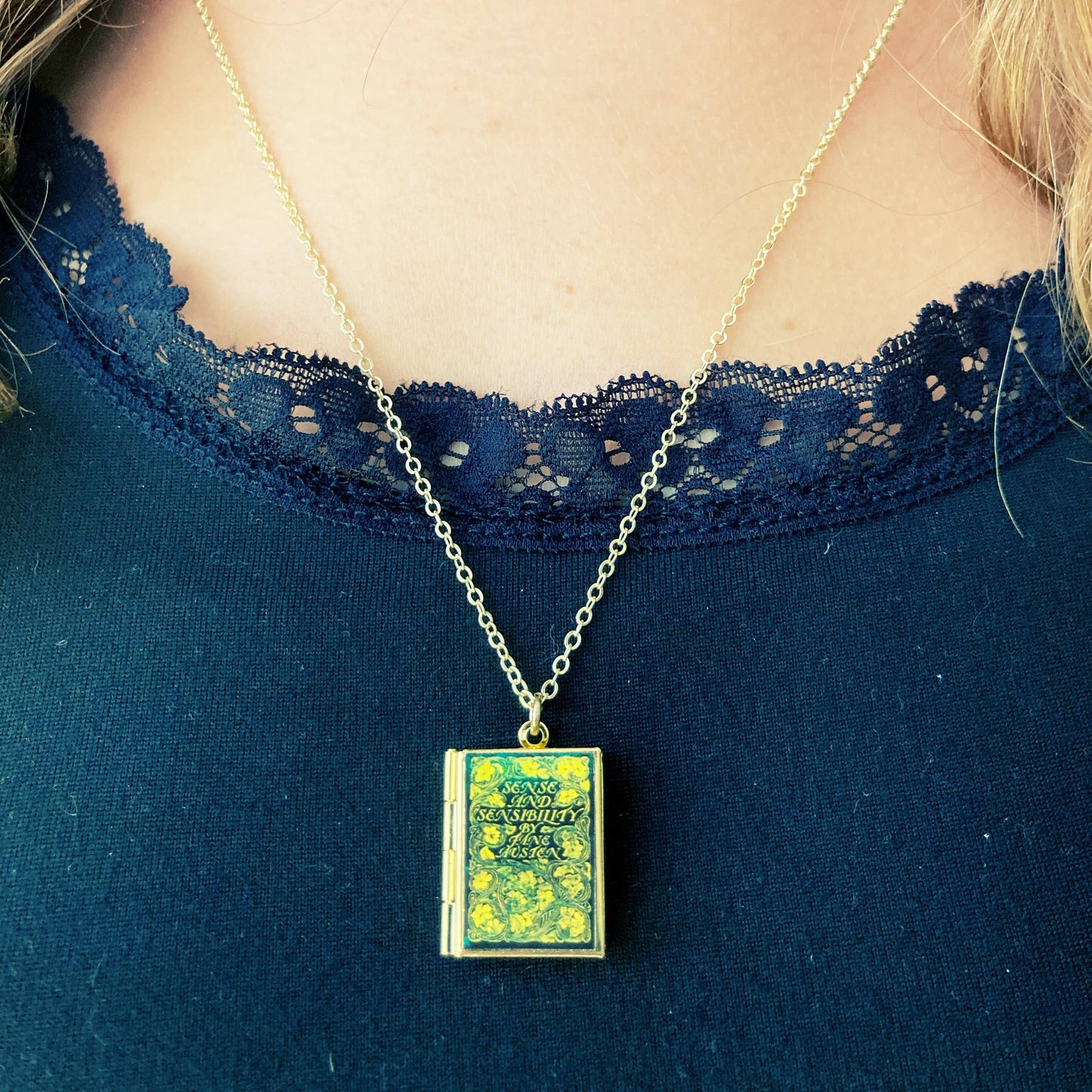 Book Locket Sense and Sensibility - Deep Green Floral: Brass