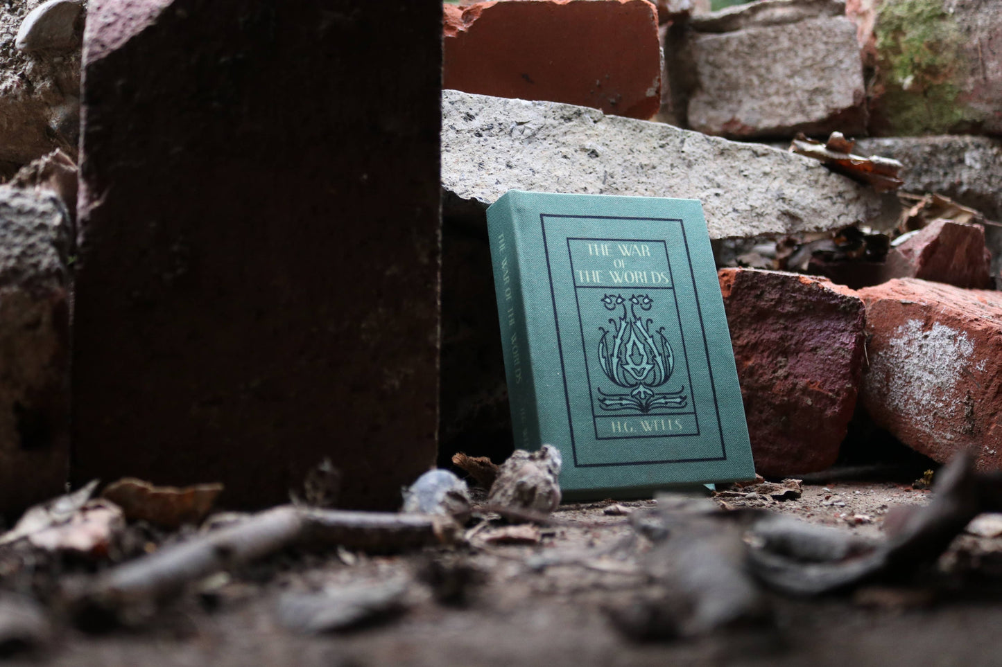 The War of the Worlds by H.G. Wells 1898 Book Wallet
