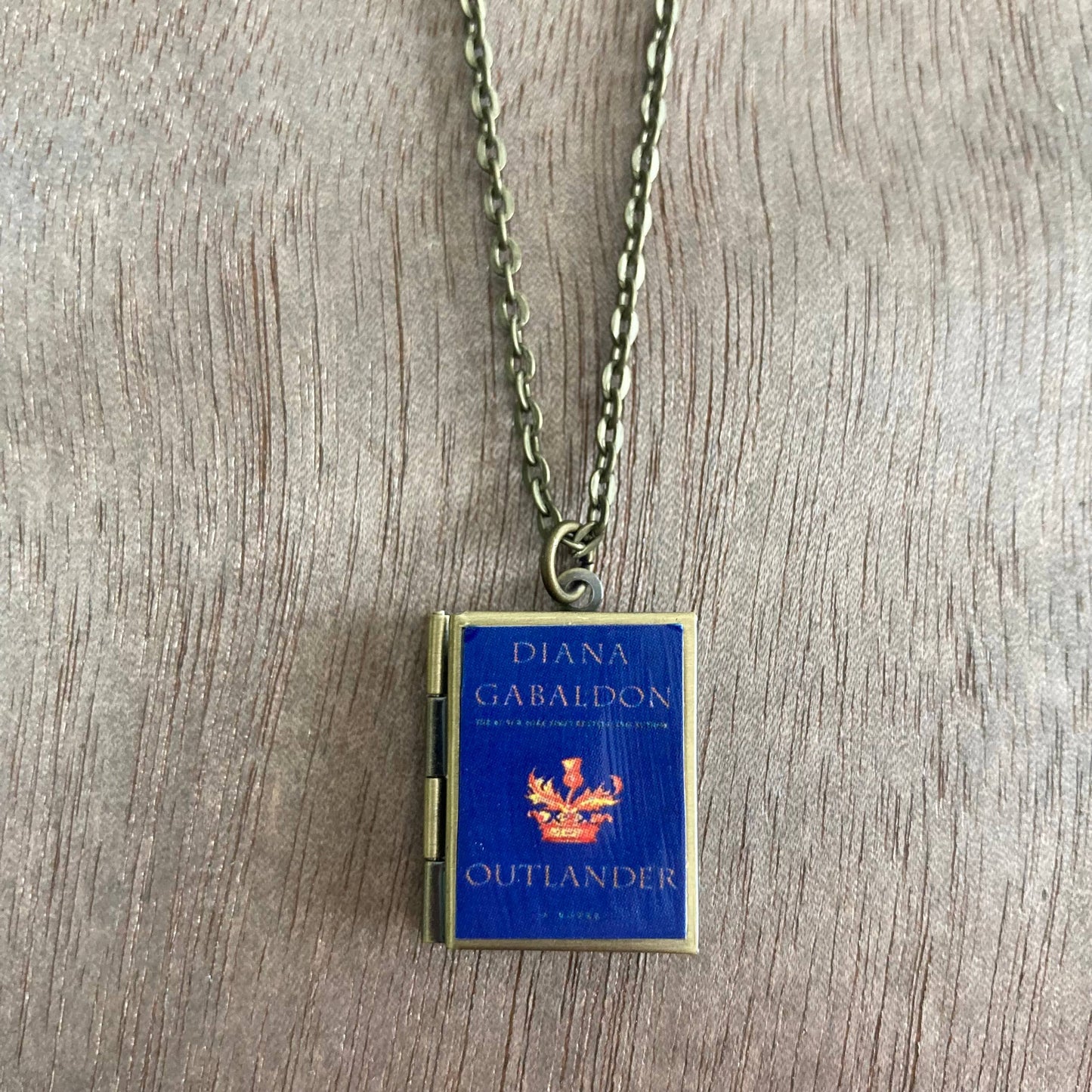 Book Locket Outlander: Bronze