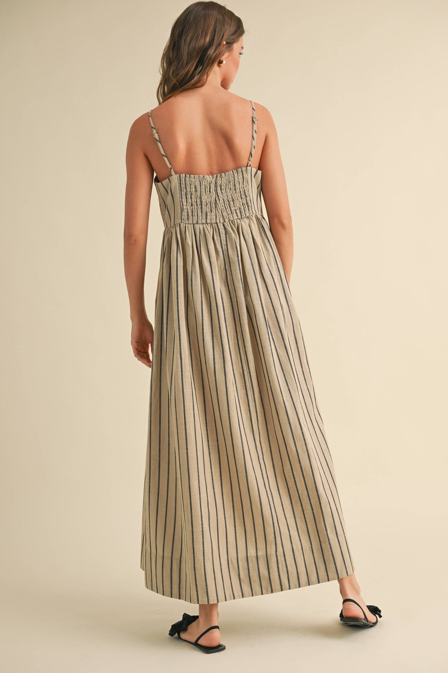 STRIPE PATTERN LONG DRESS: BEIGE/CHARCOAL