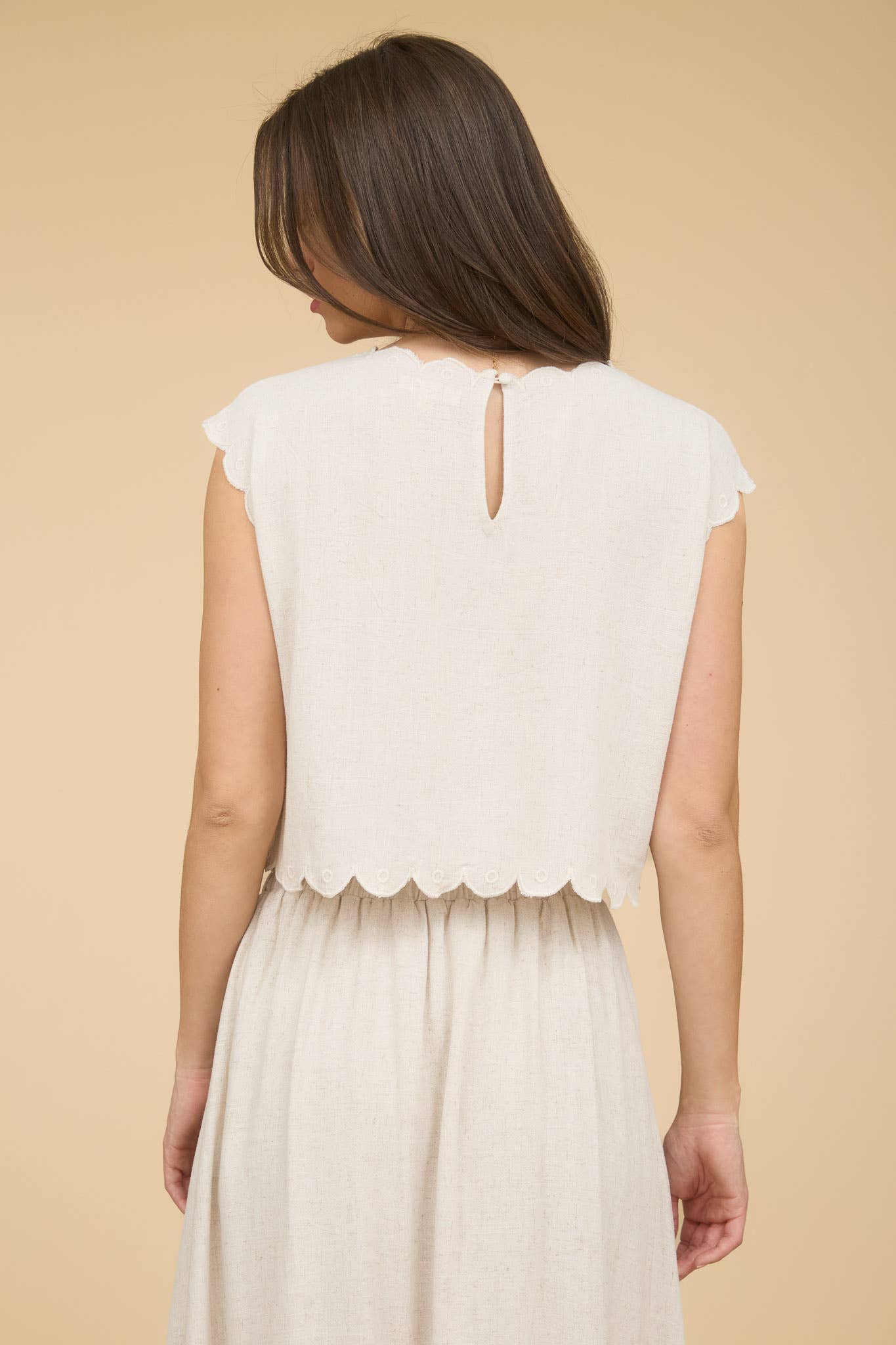 EYELET EMBROIDERY DETAIL SCALLOPED CROP TOP