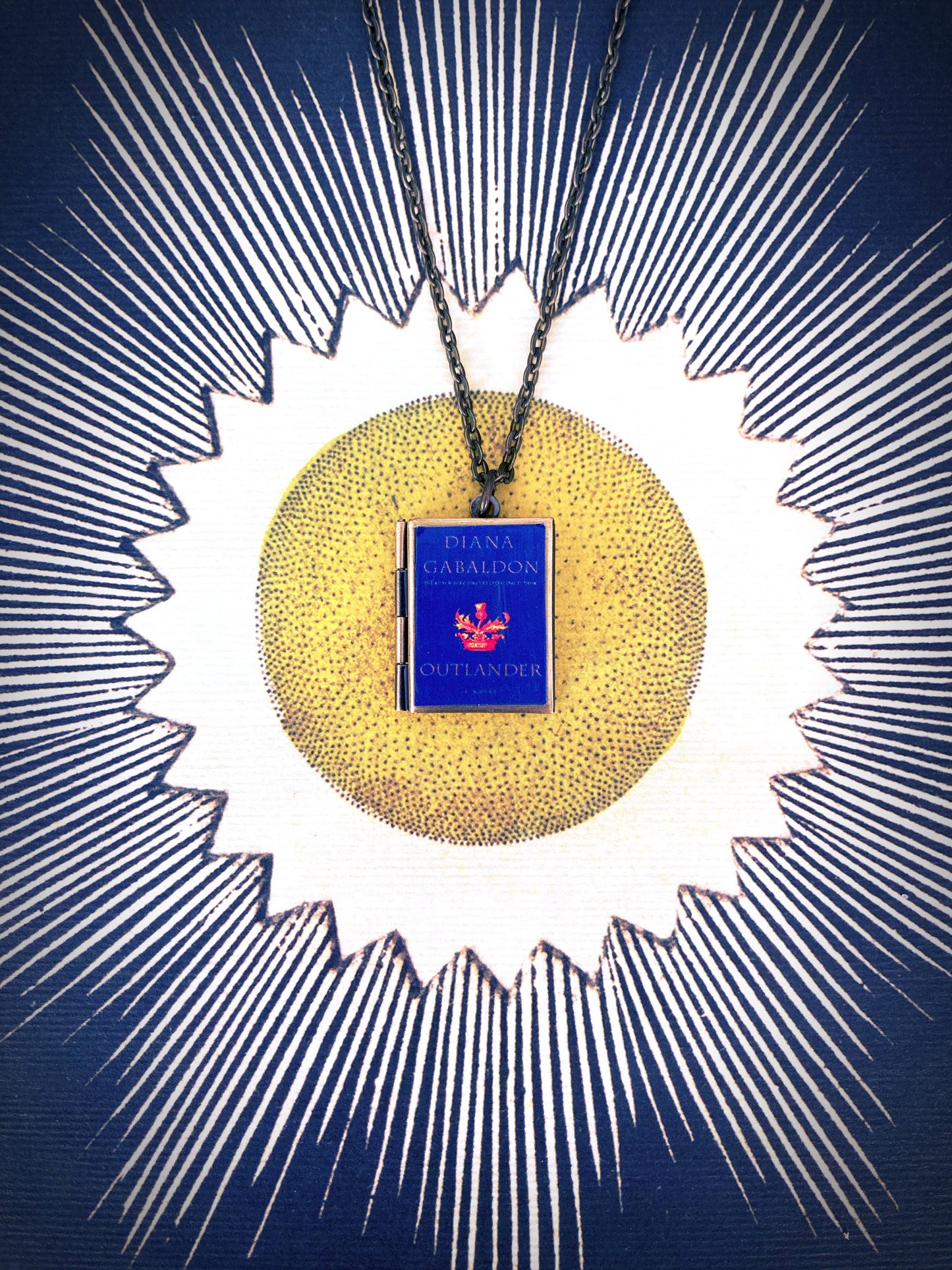 Book Locket Outlander: Bronze