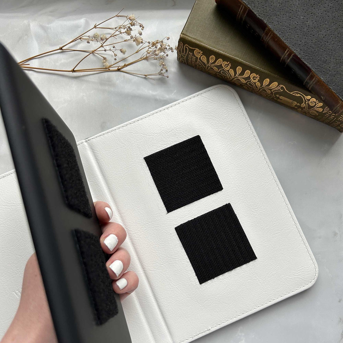 Alice In Wonderland Universal Kindle and Other eReader Cover