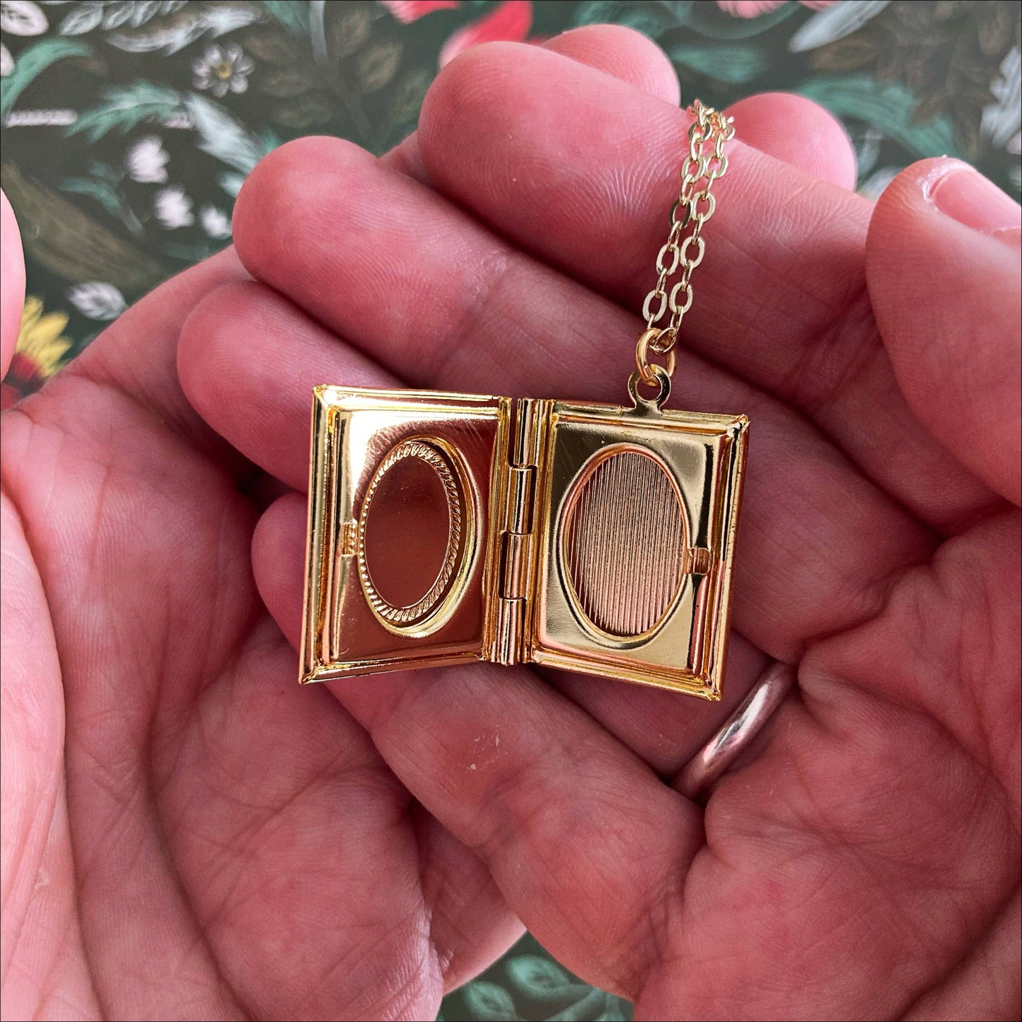 Book Locket Sense and Sensibility - Deep Green Floral: Brass