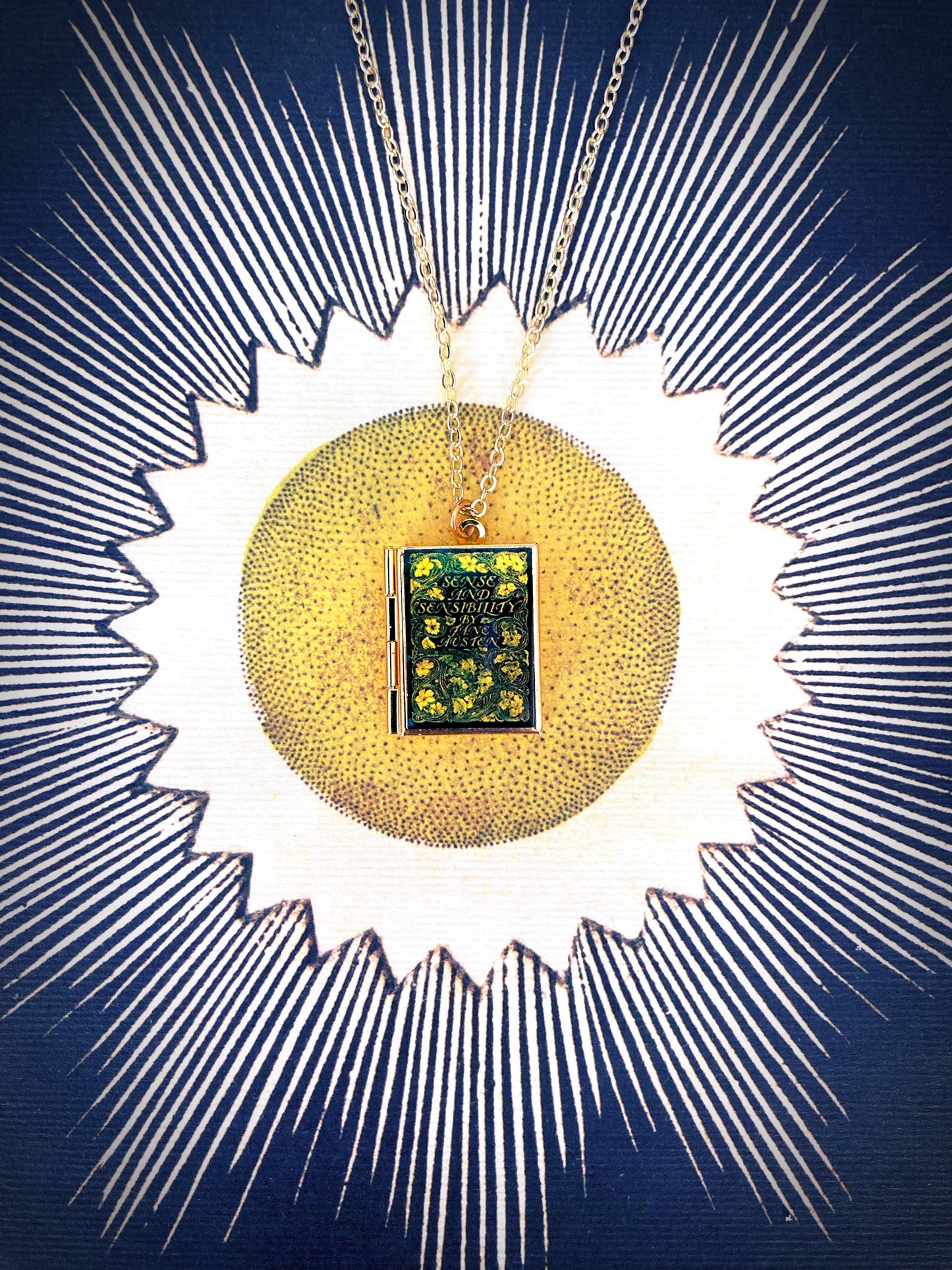 Book Locket Sense and Sensibility - Deep Green Floral: Brass