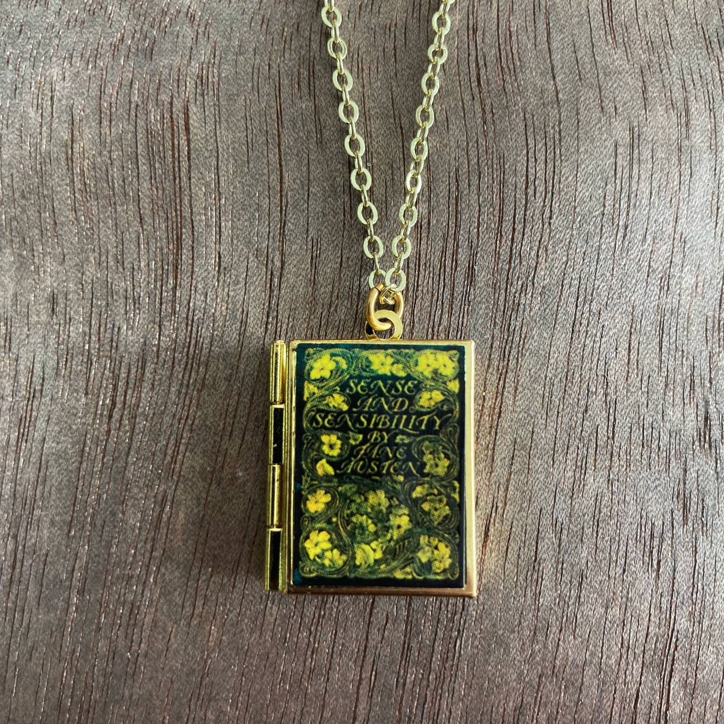 Book Locket Sense and Sensibility - Deep Green Floral: Brass