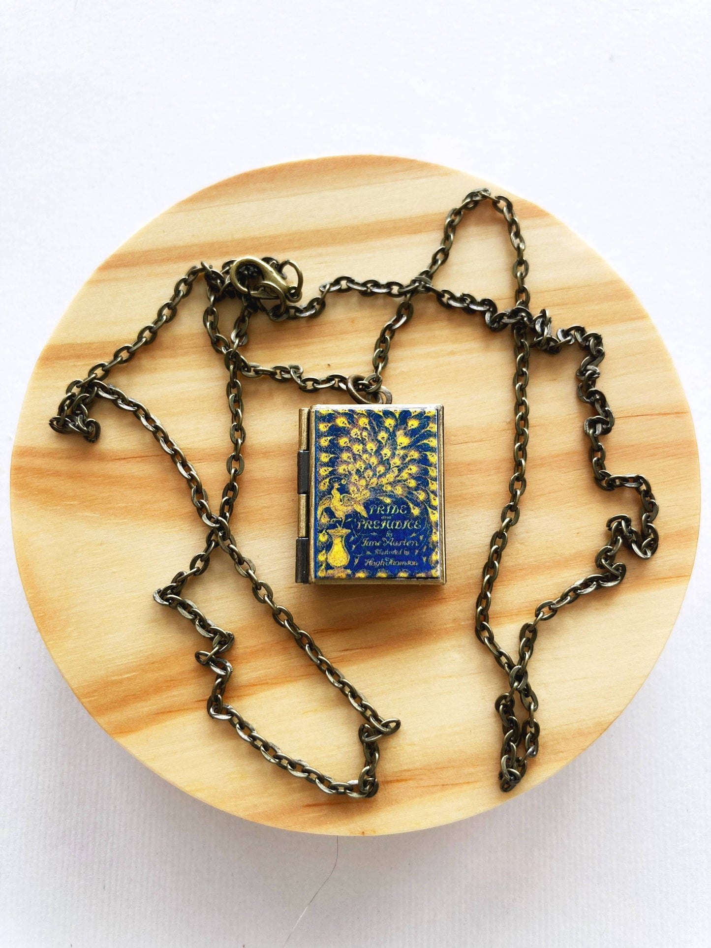 Book Locket Pride and Prejudice - Peacock: Bronze