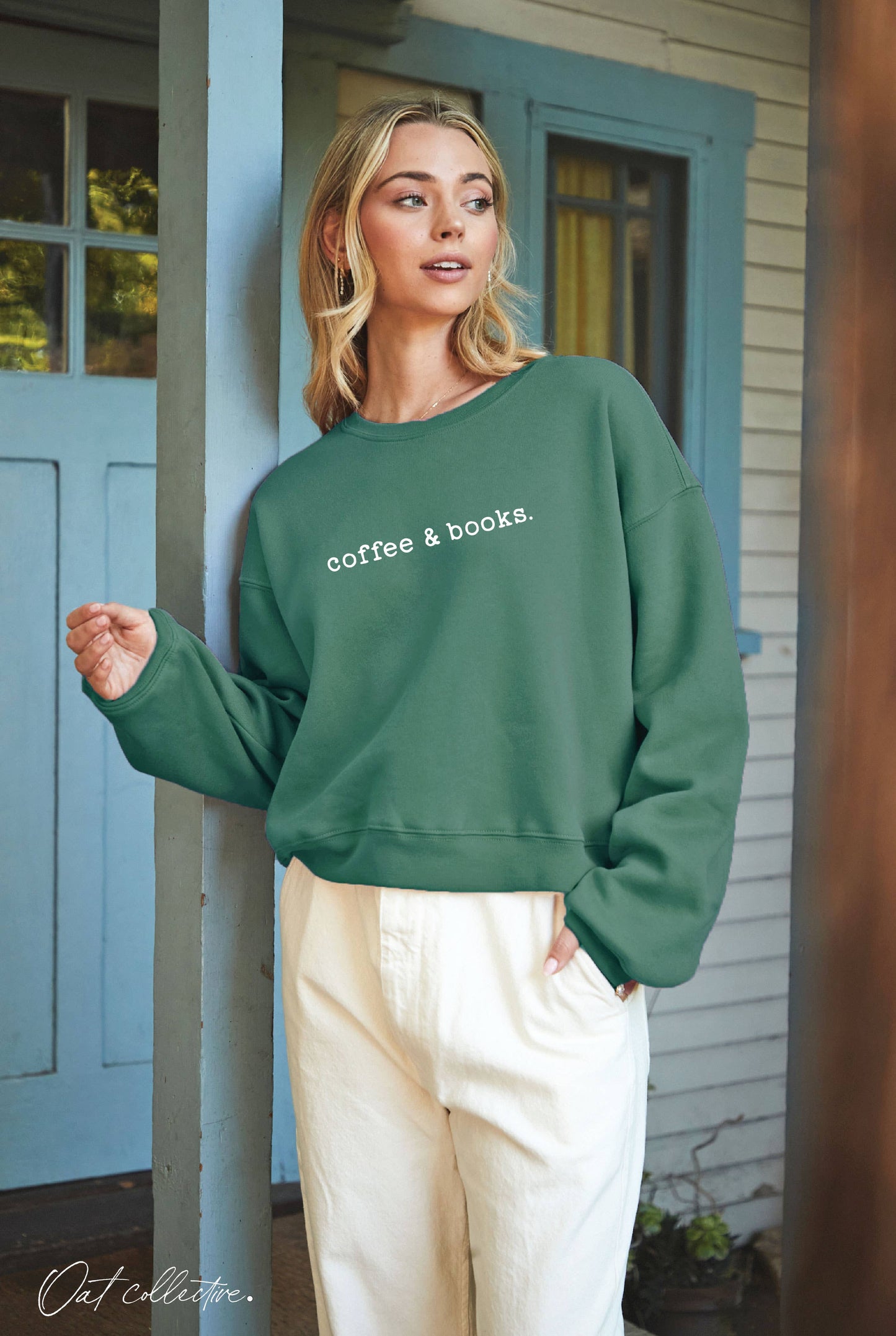 COFFEE AND BOOKS Mid Graphic Sweatshirt