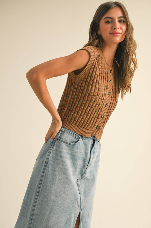 BUTTONDOWN CROCHET VEST: Brown