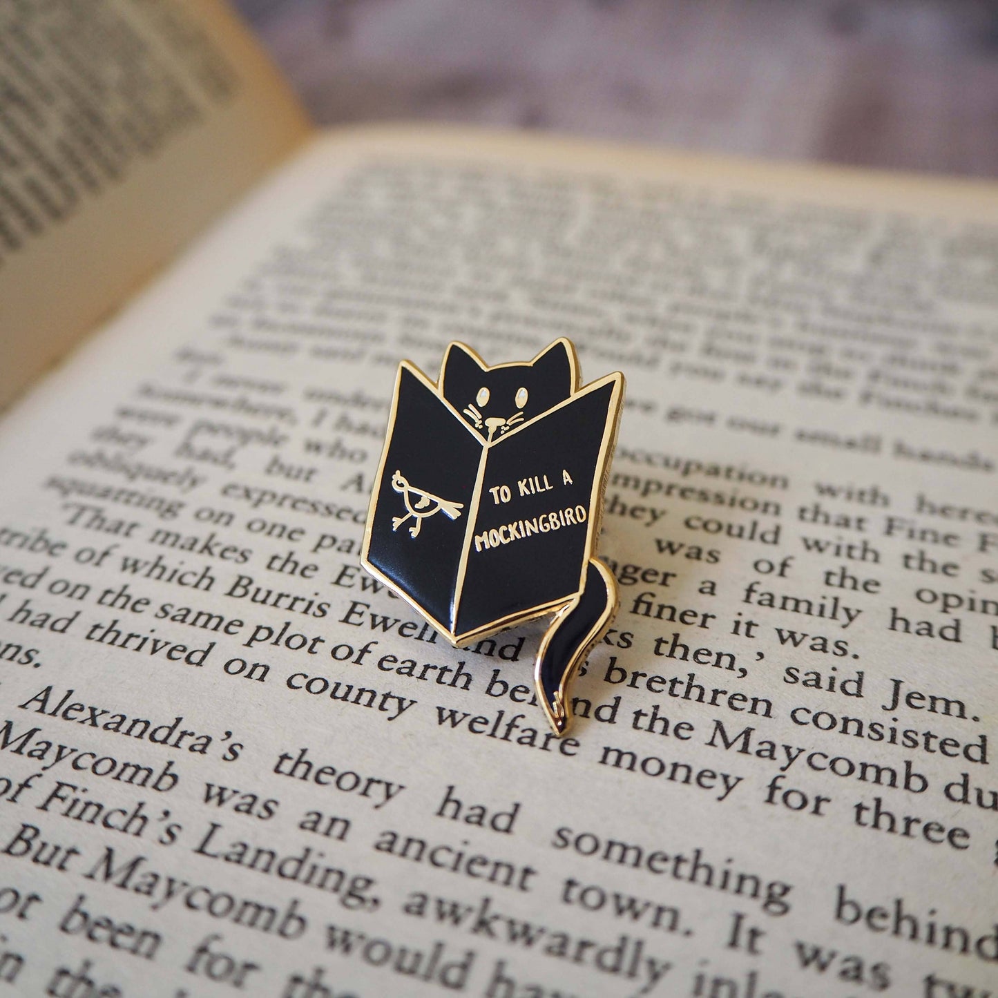 Reading Cat Mockingbird Book Lover Enamel Pin Badge - Black