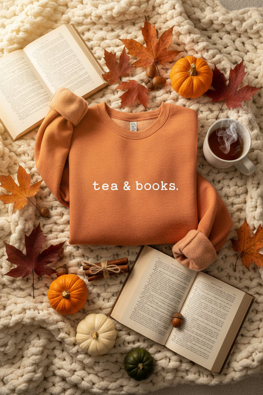 TEA AND BOOKS  Graphic Sweatshirt