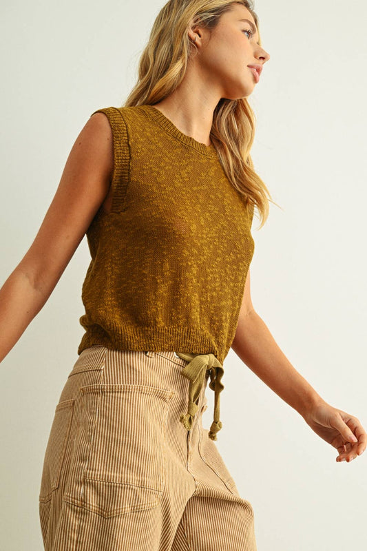 SLEEVELESS KNITTED TOP