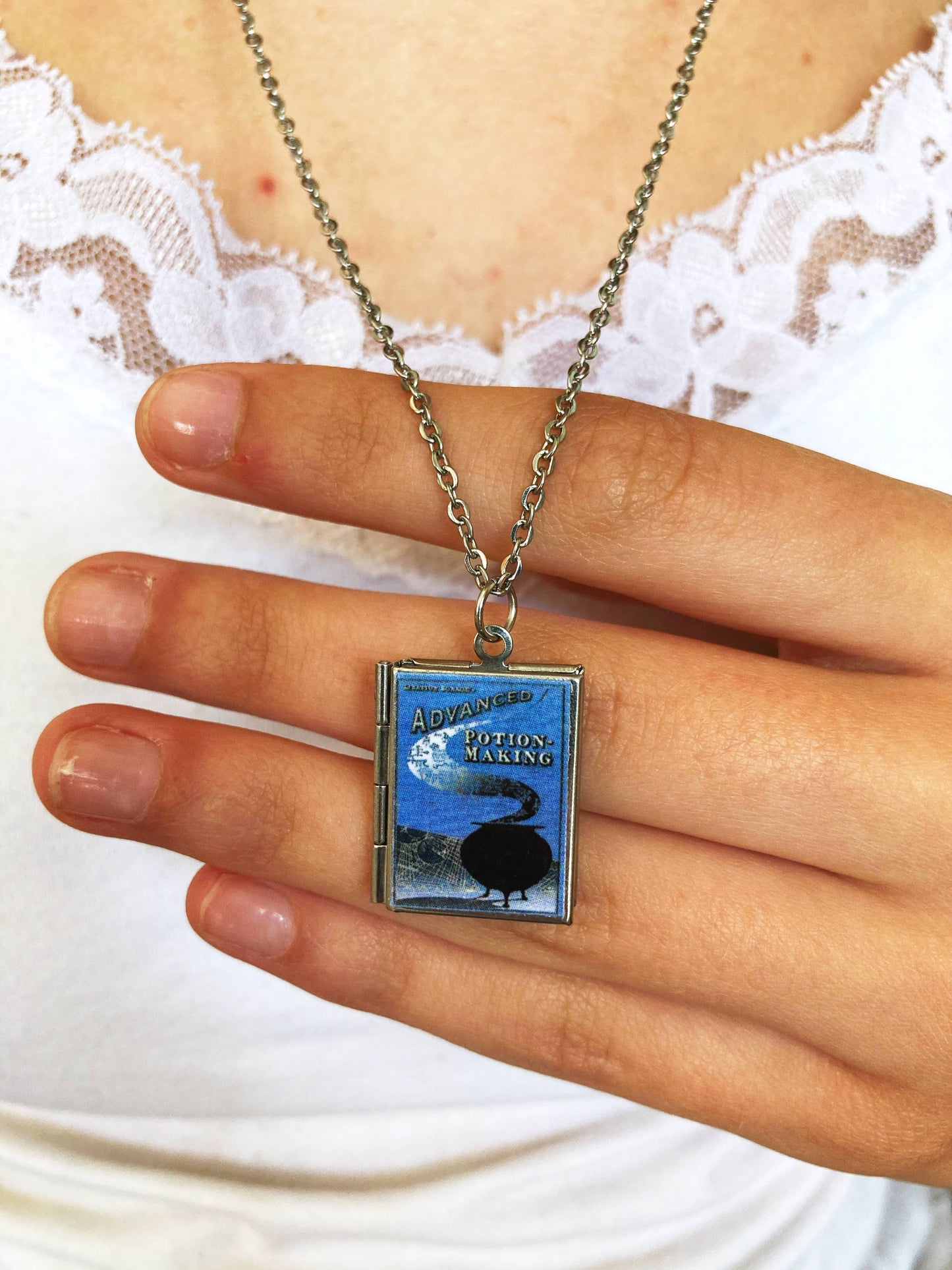 Book Locket Harry Potter - Advanced Potion Making