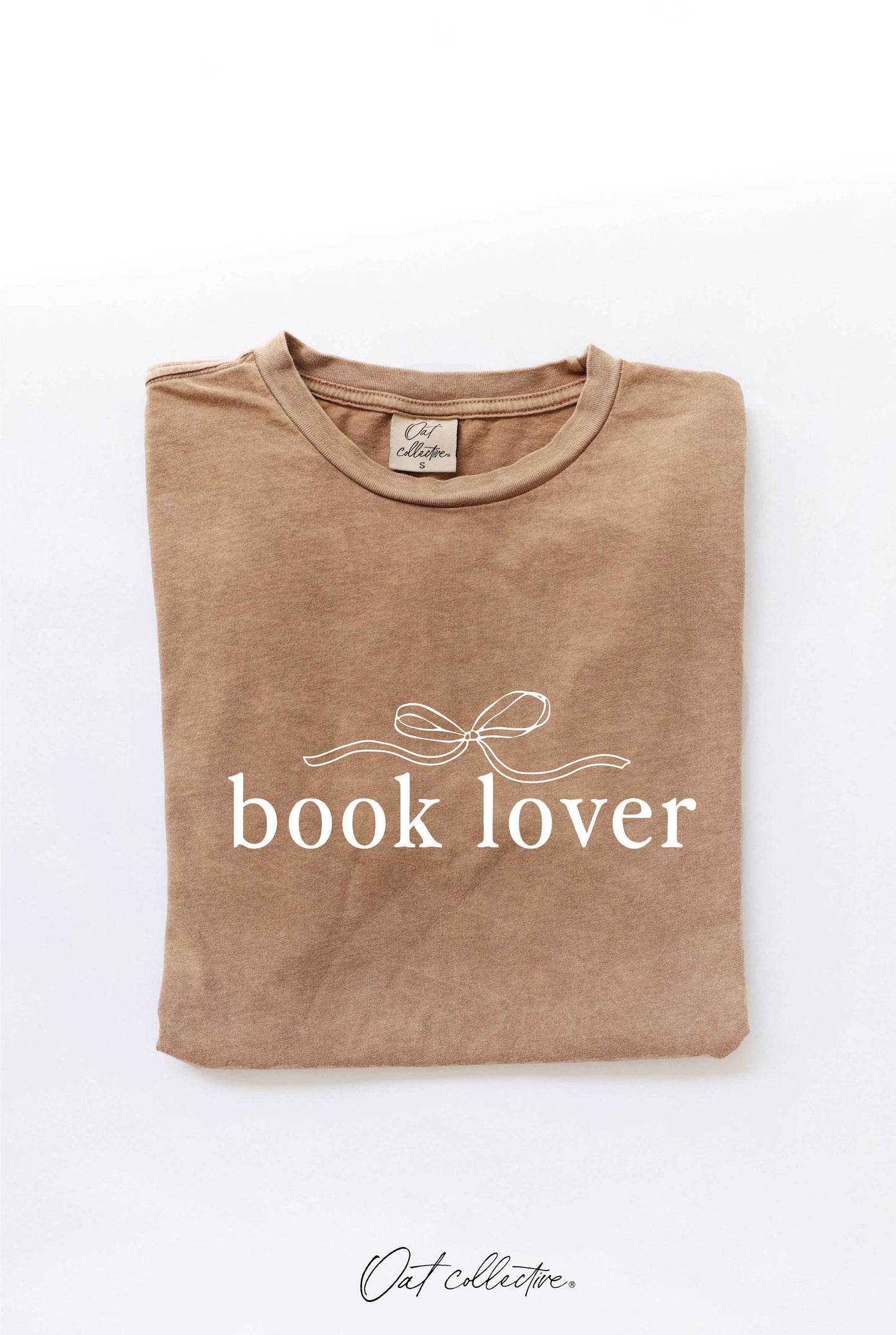 BOOK LOVER Mineral Washed Graphic Top