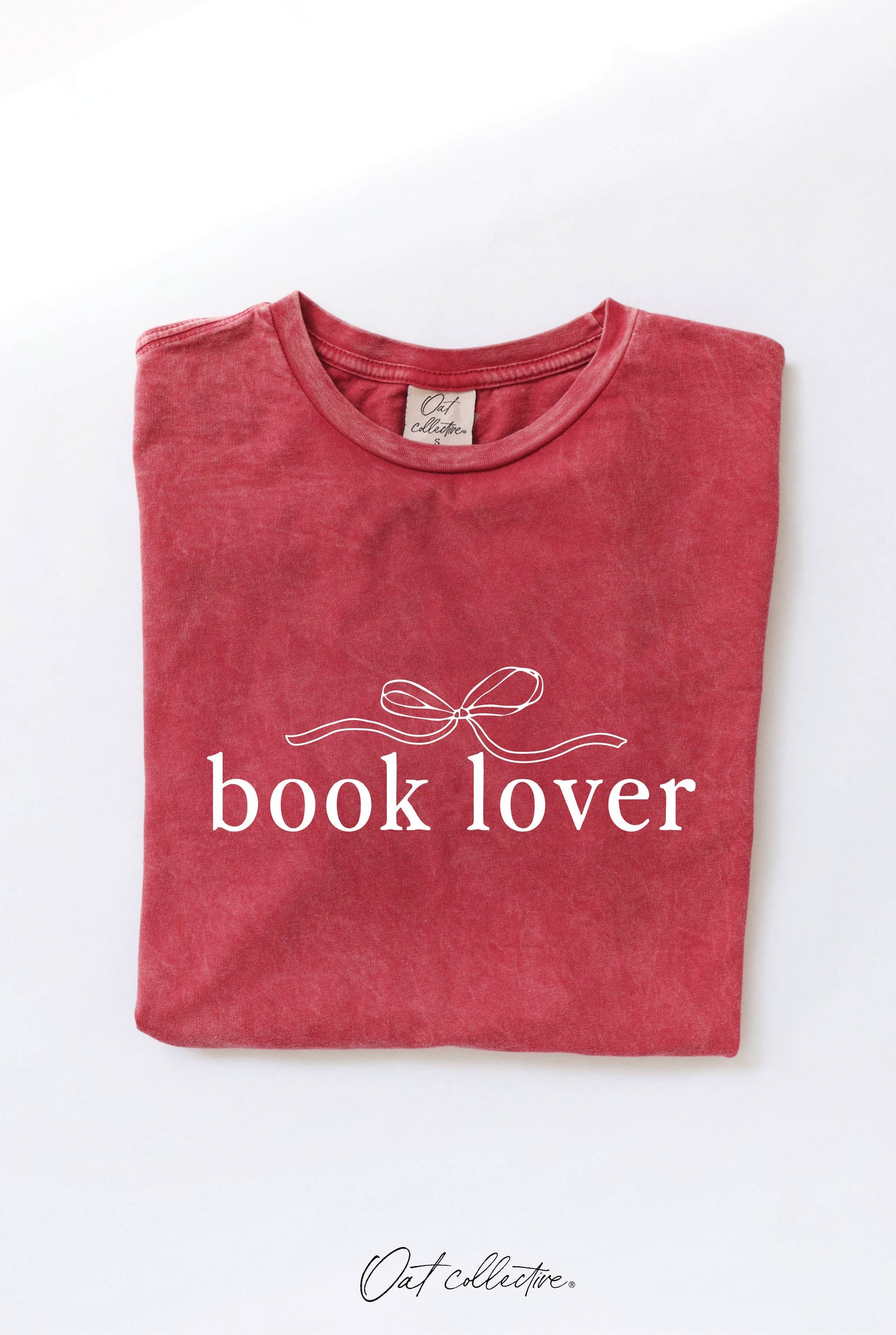 BOOK LOVER Mineral Washed Graphic Top