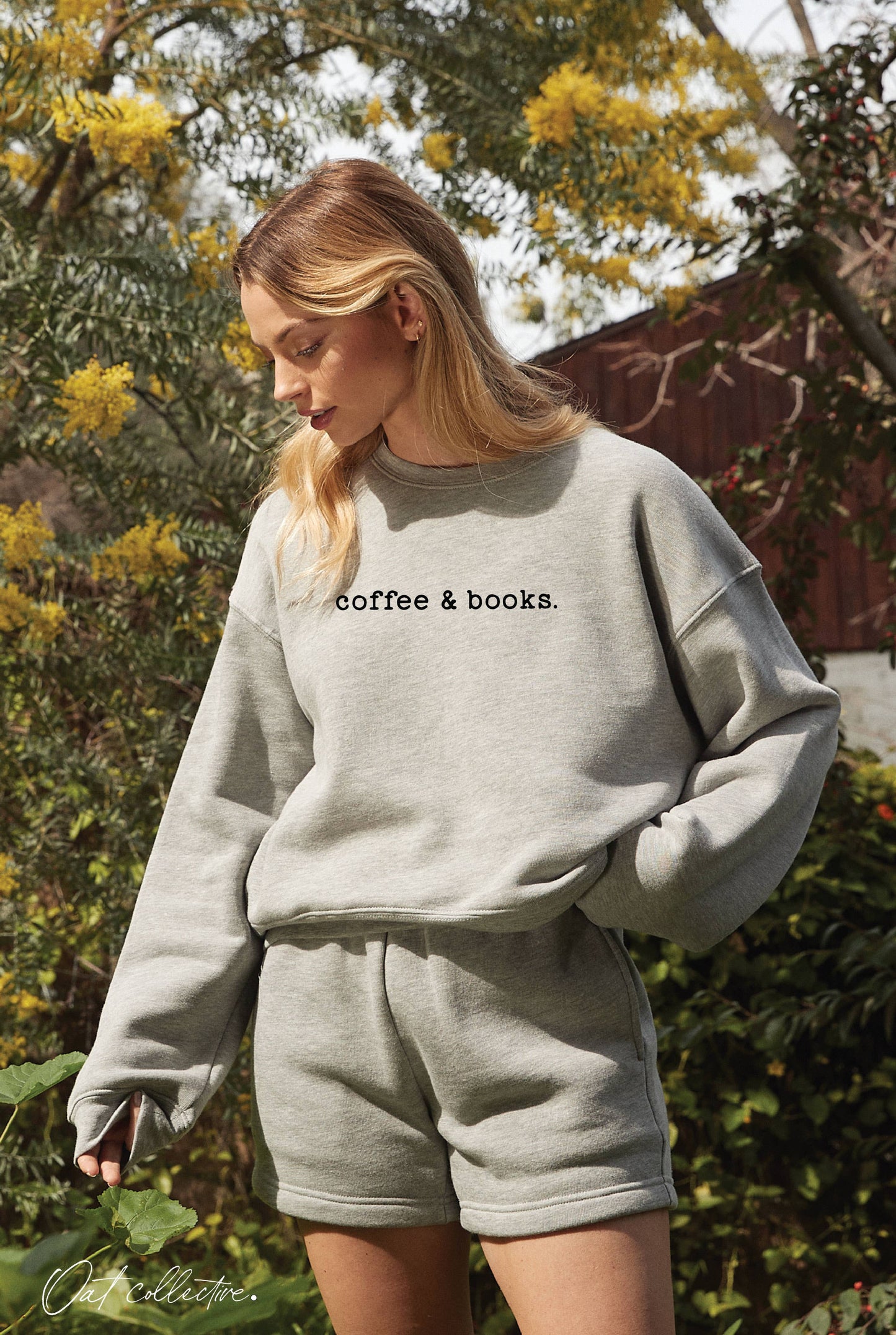 COFFEE AND BOOKS Mid Graphic Sweatshirt