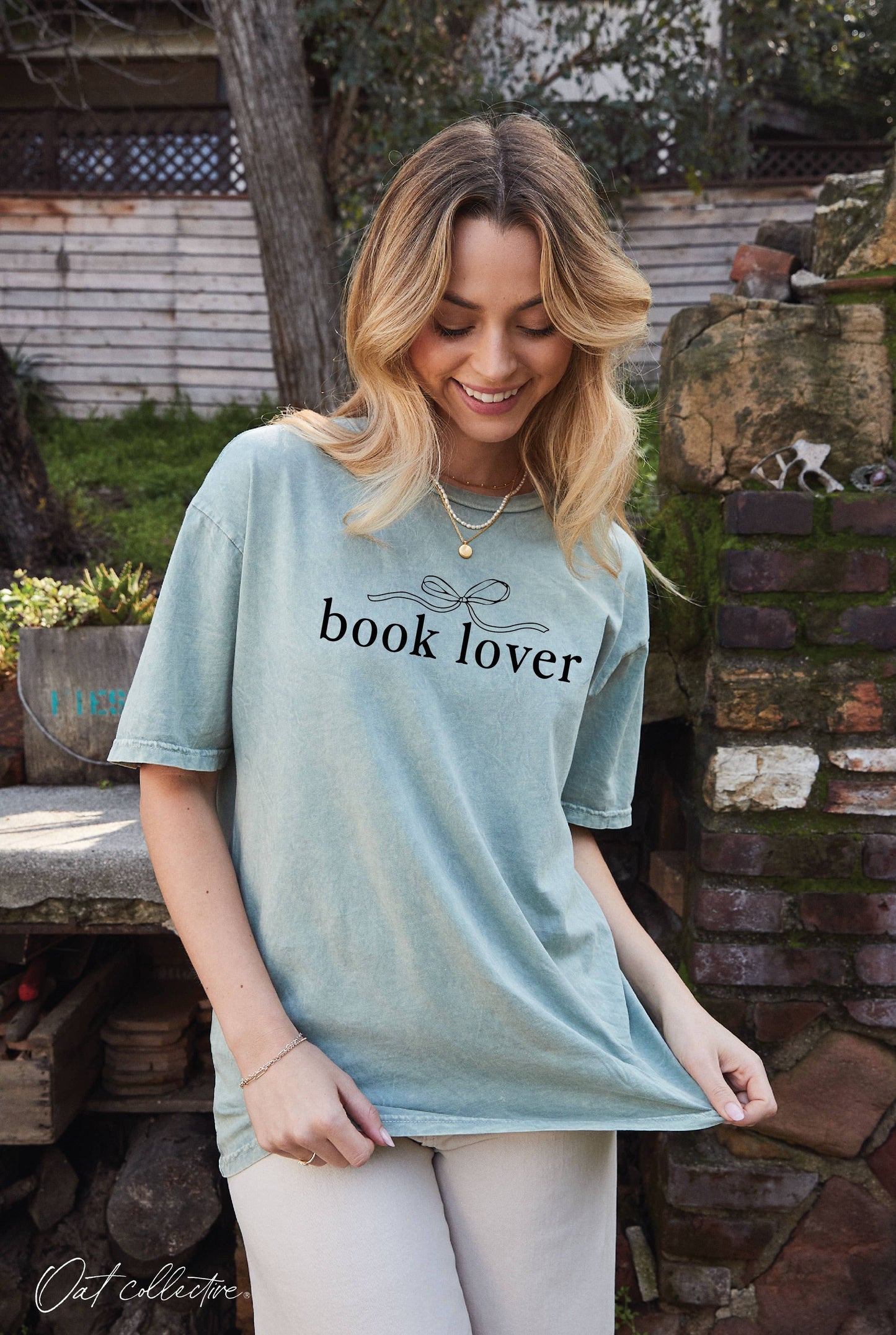 BOOK LOVER Mineral Washed Graphic Top