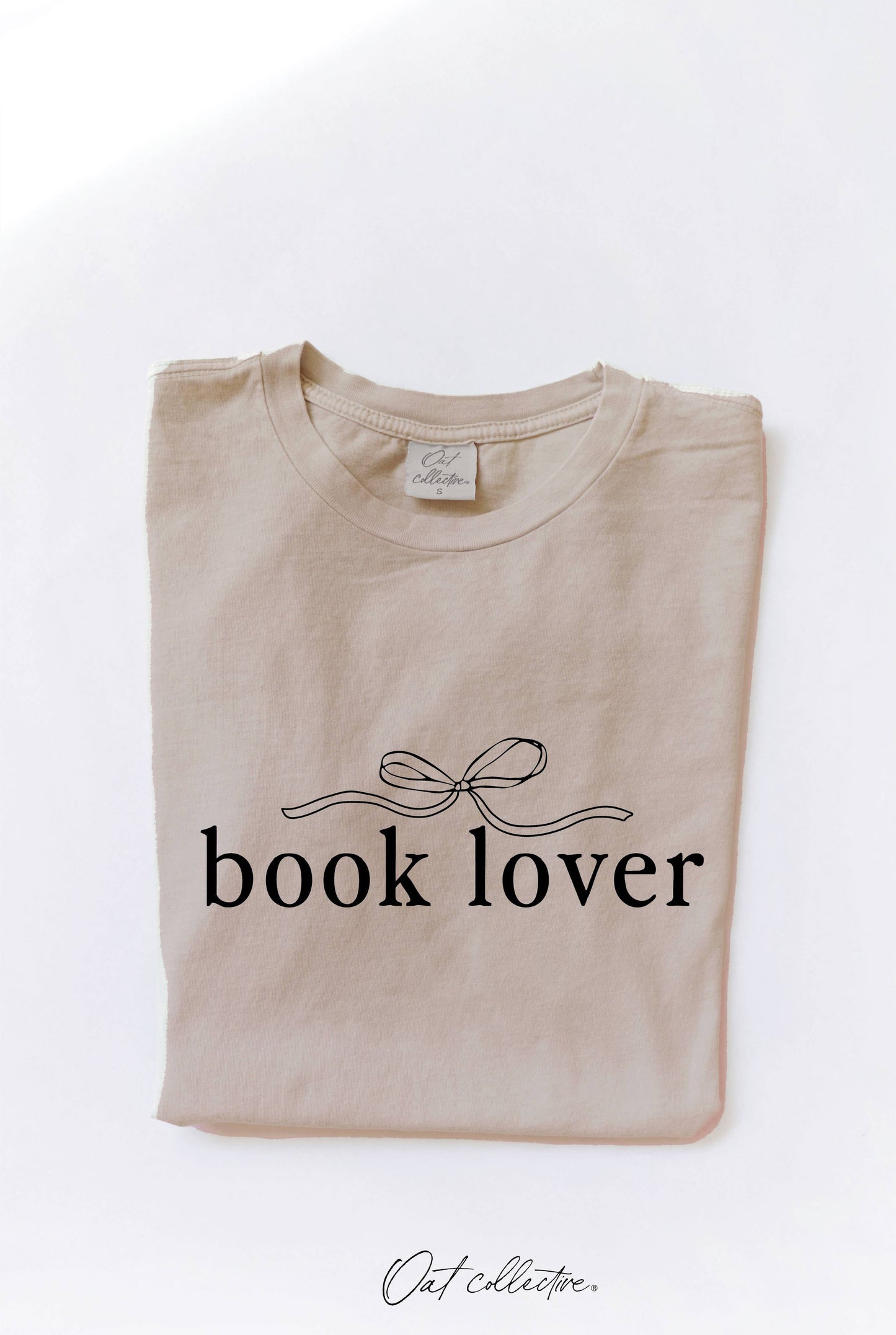 BOOK LOVER Mineral Washed Graphic Top