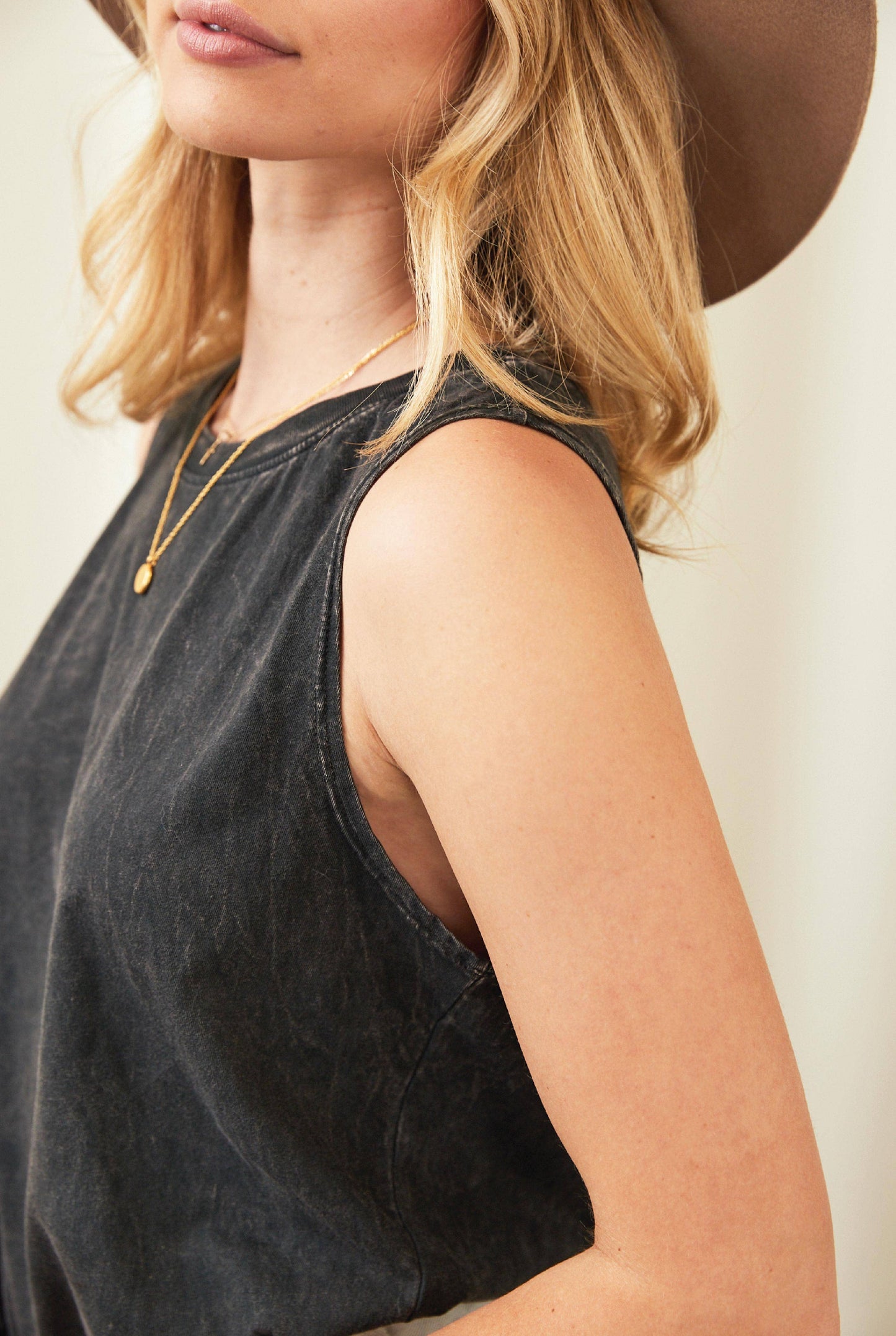 COFFEE AND BOOKS Mineral Graphic Tank Top