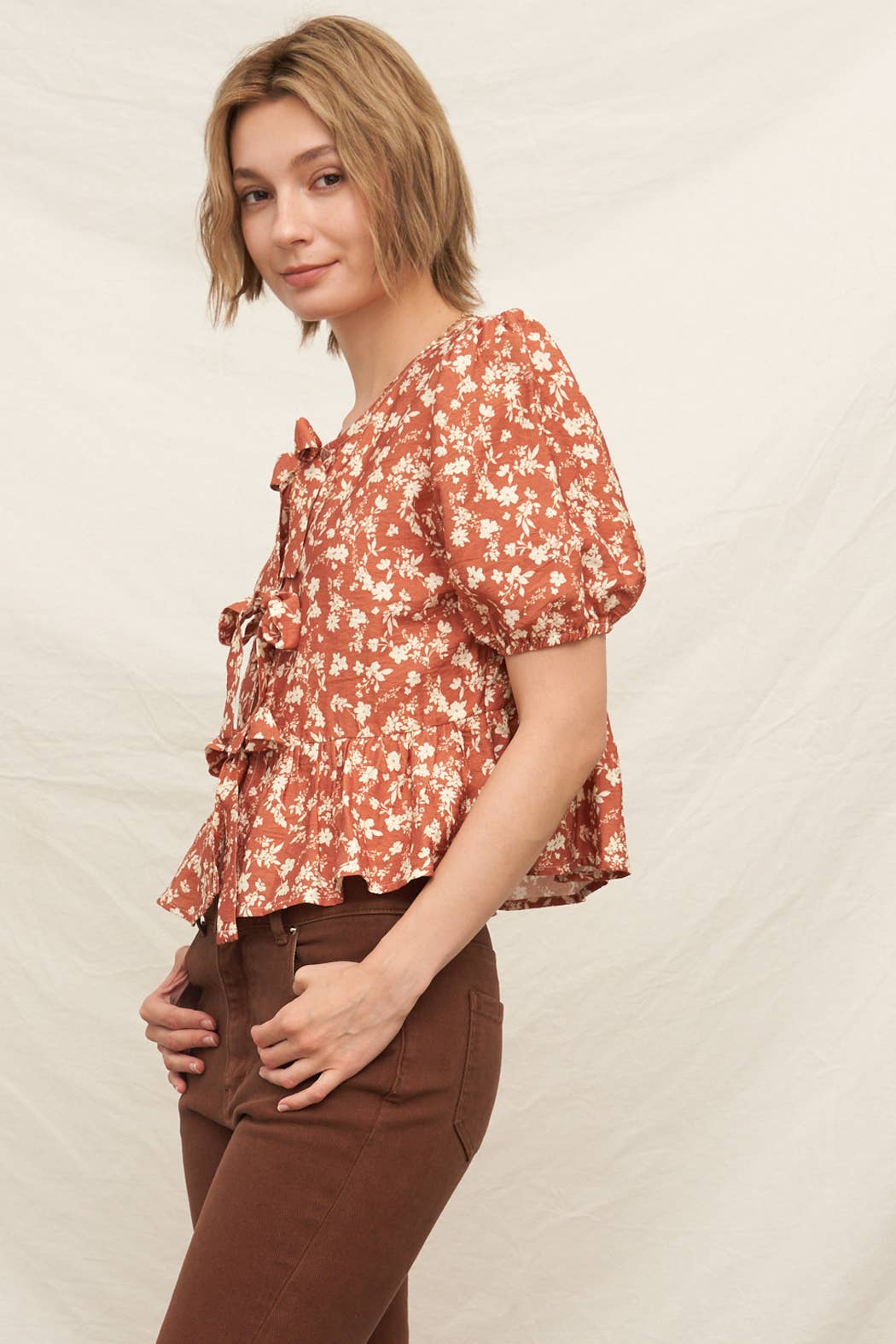 Floral Print Puff Sleeve Peplum Ribbon Top