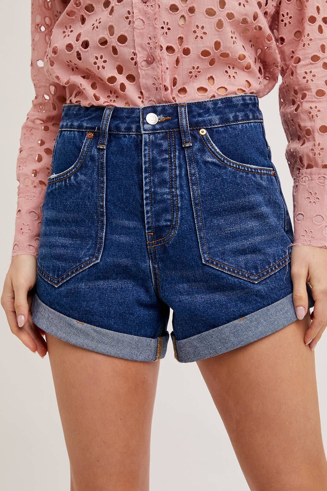 WESTERN POCKET ROLLED HEM DENIM SHORTS