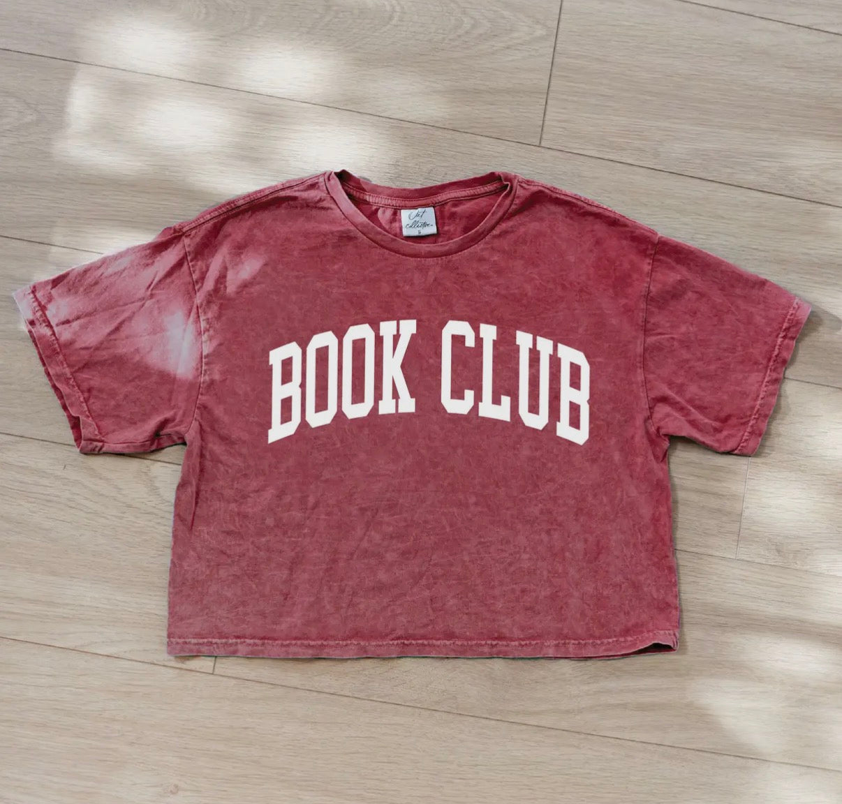 BOOK CLUB Cropped Mineral Graphic Top
