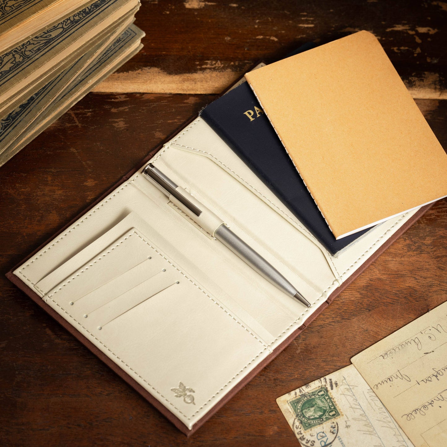 'Dracula' by Bram Stoker 1897 Passport/Notebook Wallet