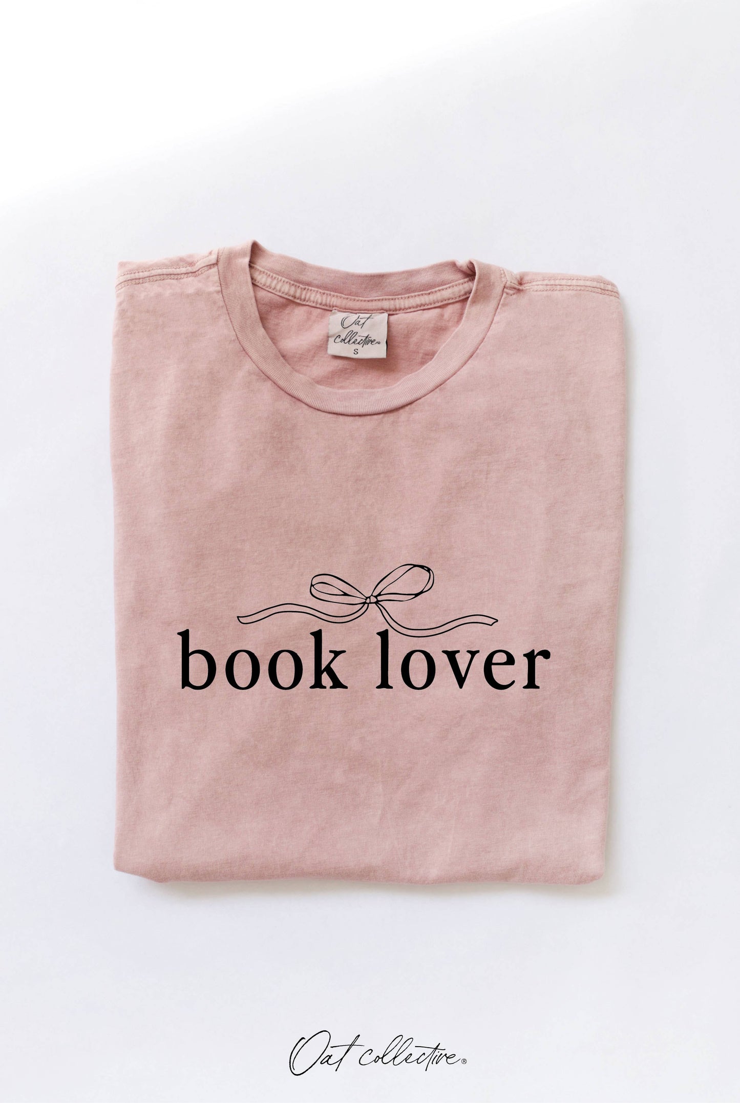 BOOK LOVER Mineral Washed Graphic Top