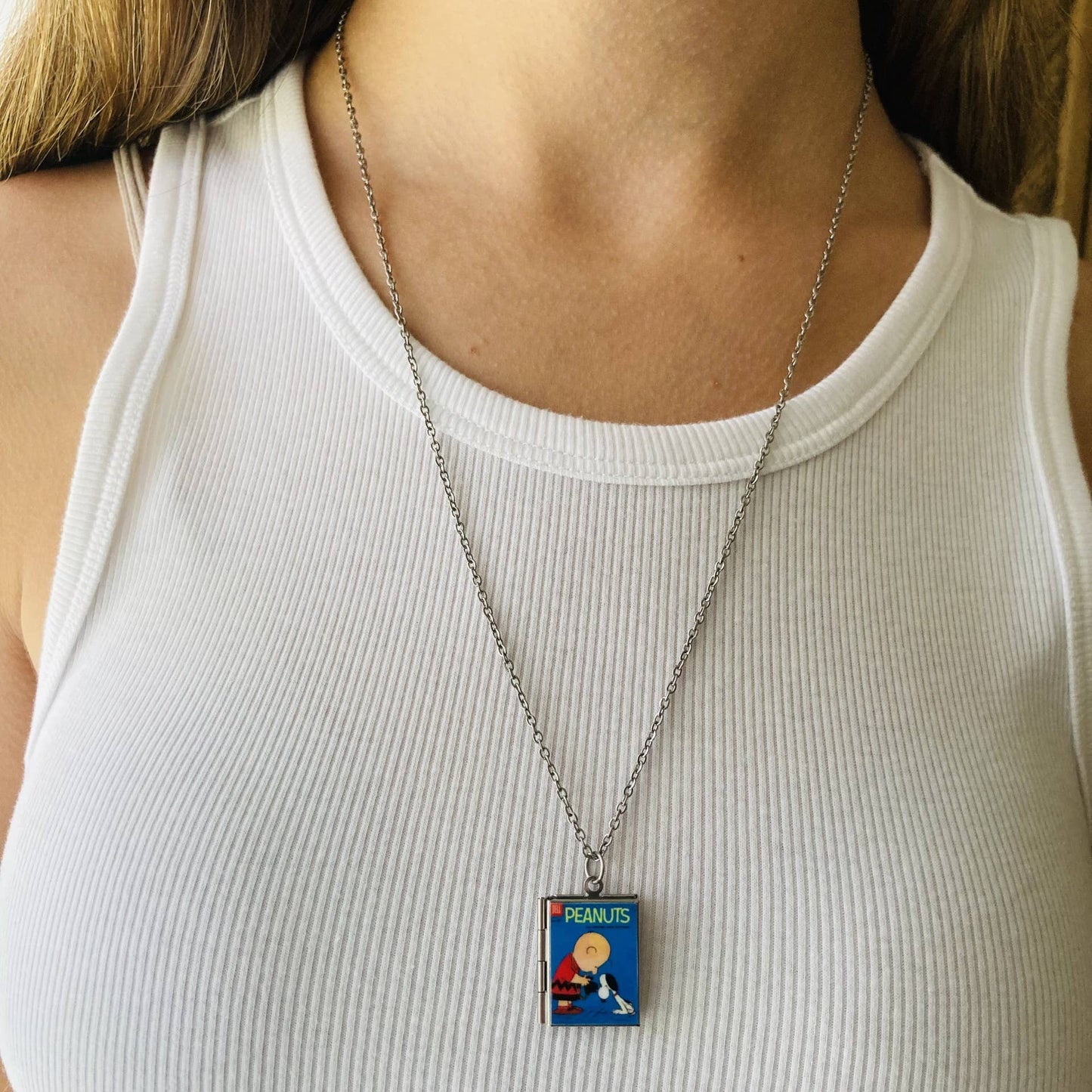 Book Locket Peanuts - Charlie Brown and Snoopy