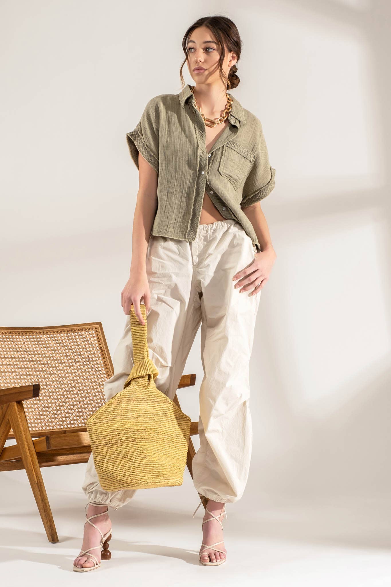 RAW EDGE FOLD SLEEVE BUTTON DOWN TOP: OLIVE