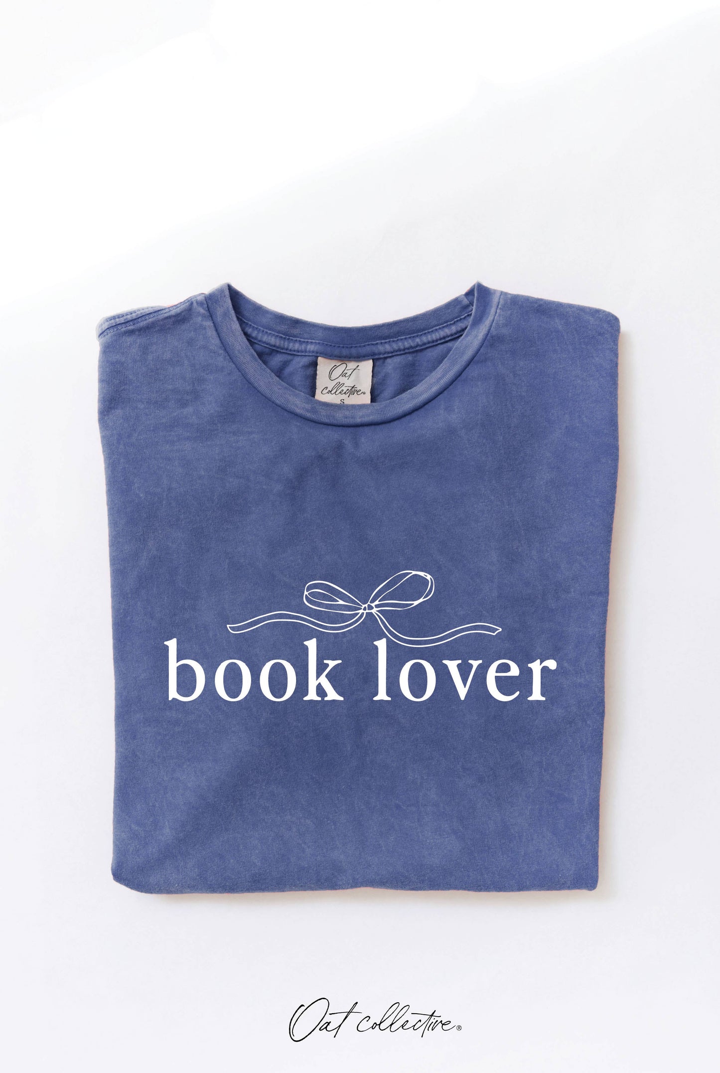 BOOK LOVER Mineral Washed Graphic Top