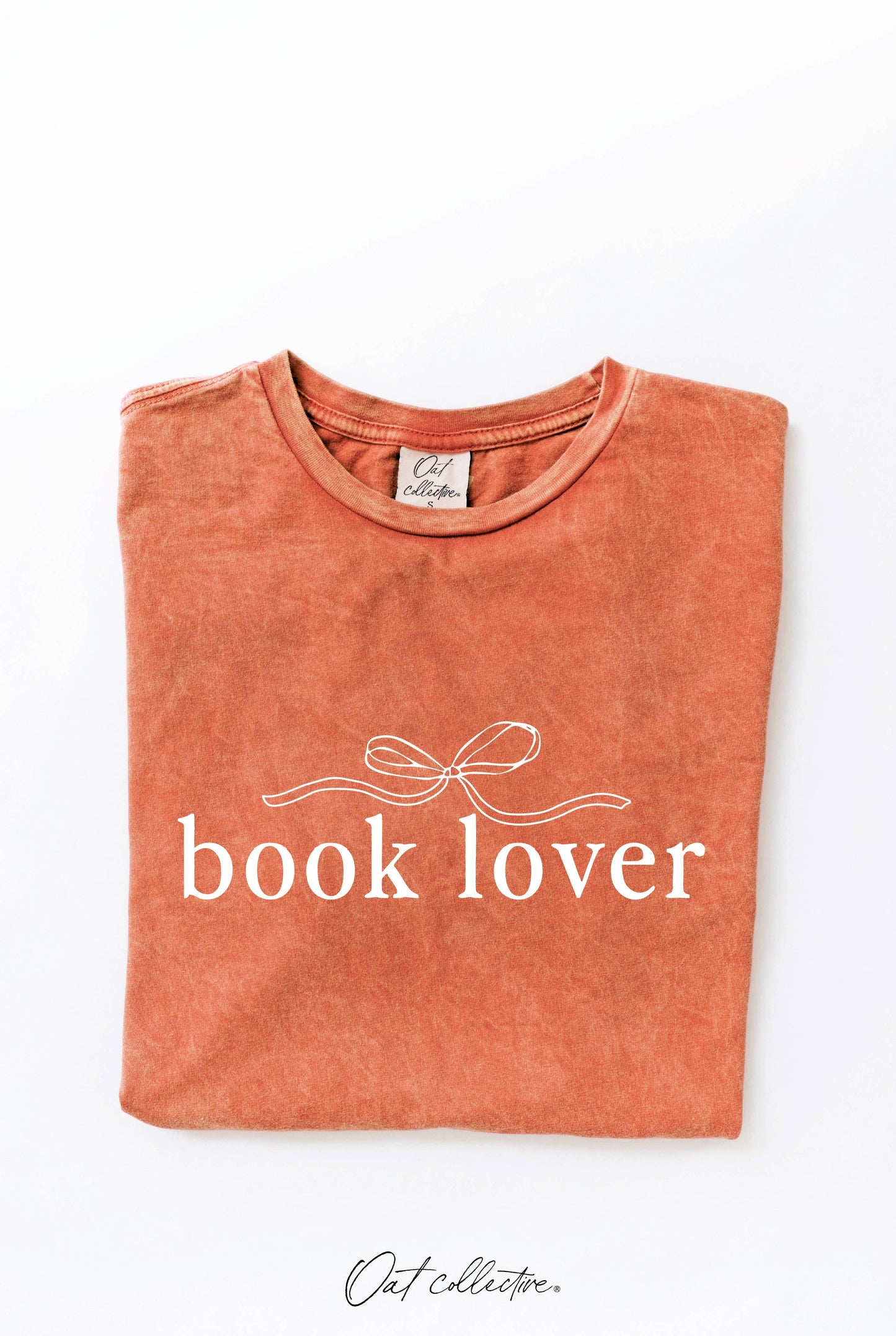 BOOK LOVER Mineral Washed Graphic Top