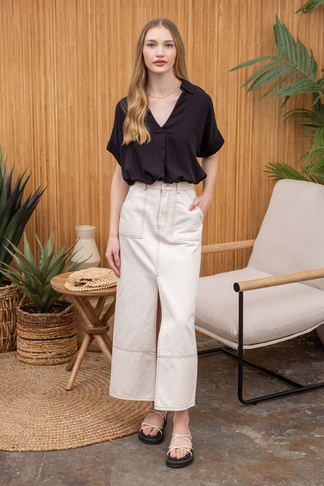 STRIPED COLLARED SPLIT NECK BLOUSE: BLACK