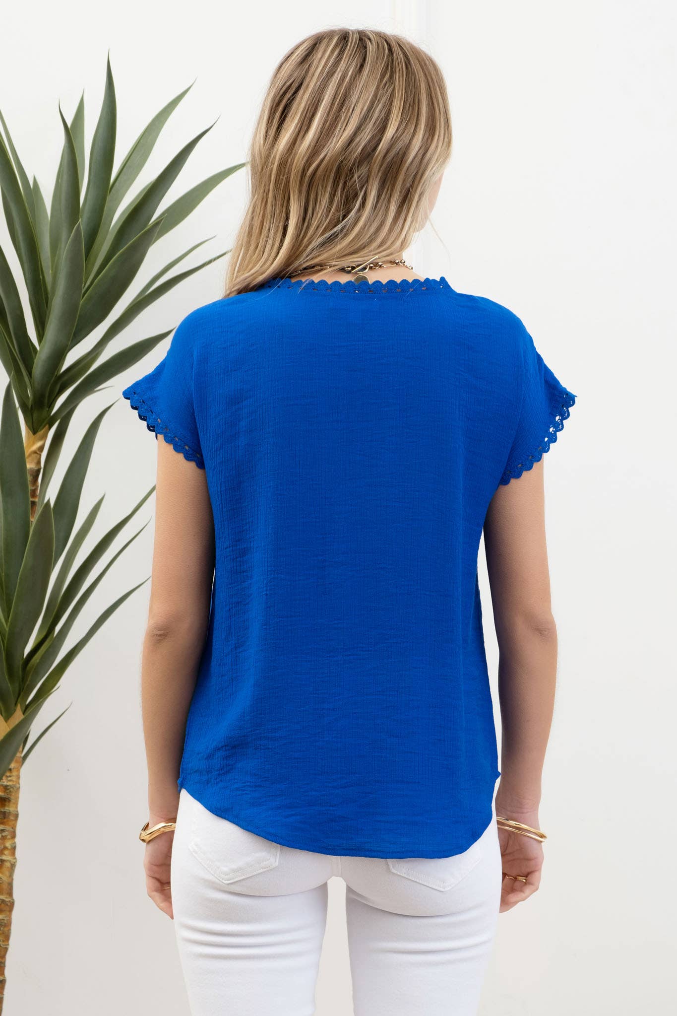 FLORAL EMBROIDERY SCALLOP LACE TRIM BLOUSE: ROYAL BLUE