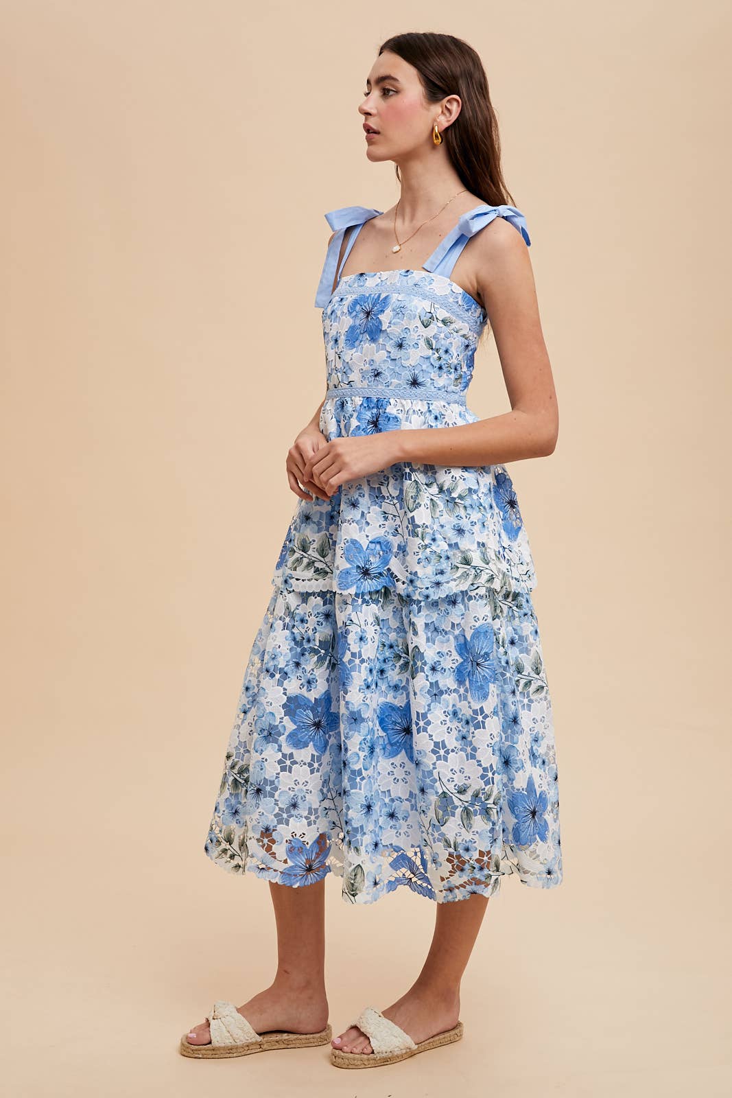 CROCHET LACE FLORAL MAXI DRESS