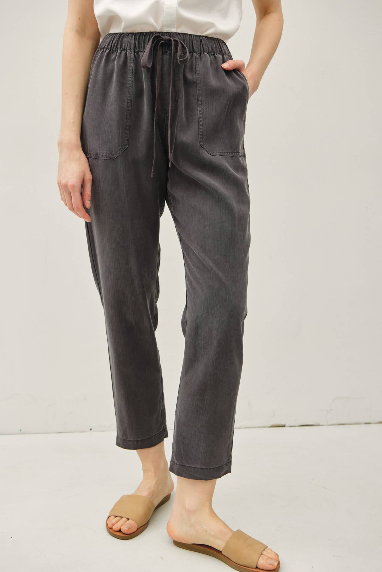 TENCEL TAPERED PANTS