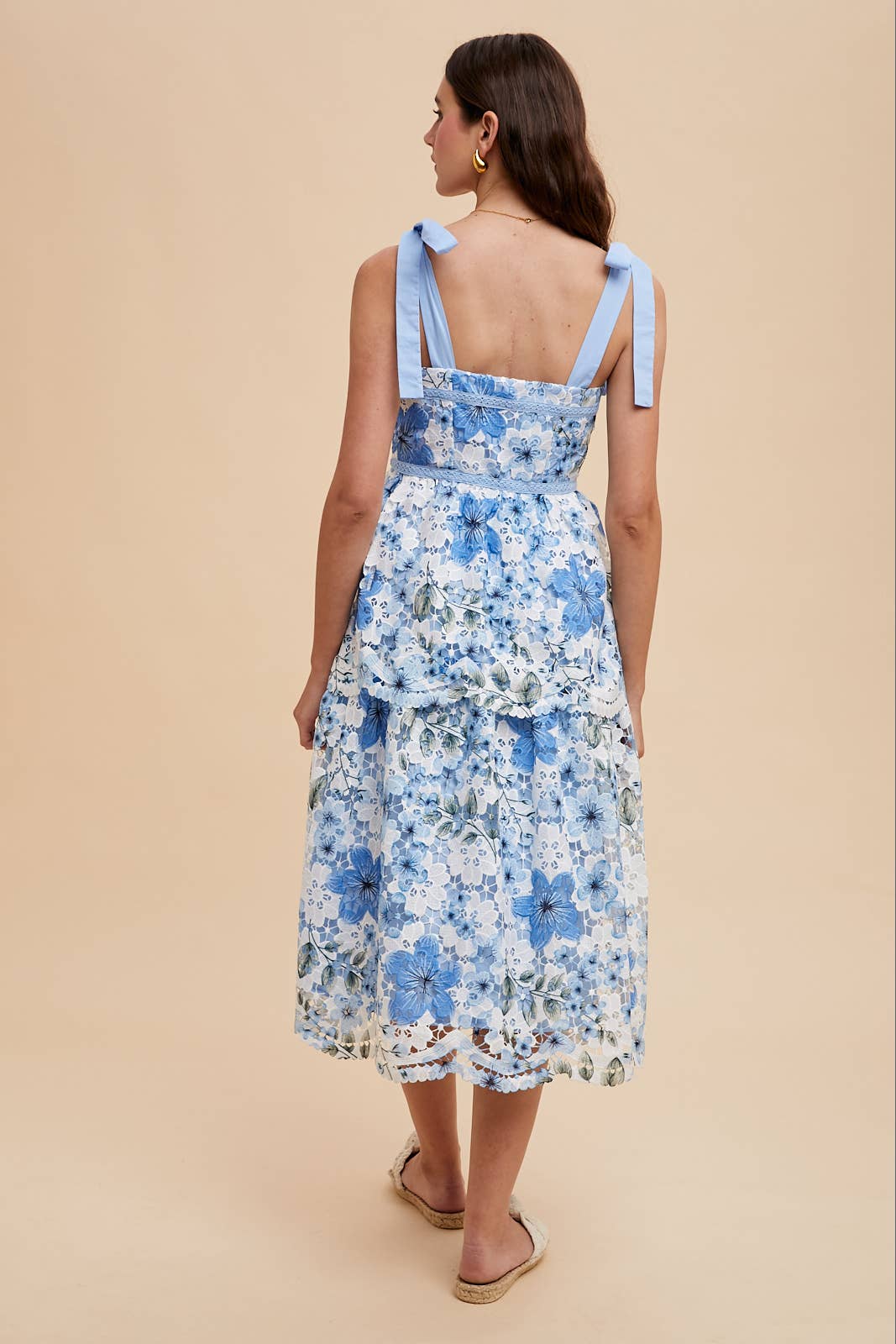 CROCHET LACE FLORAL MAXI DRESS