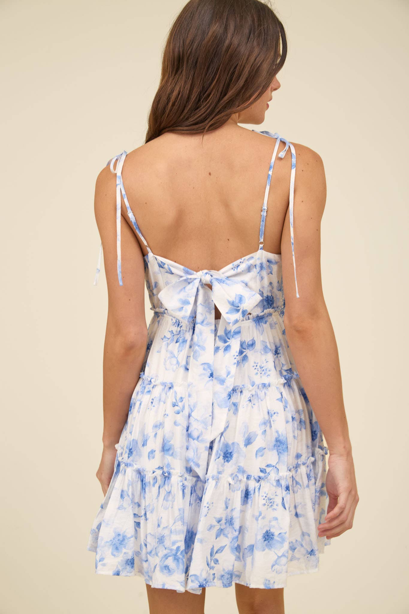 BLUE FLORAL SPAGHETTI STRAP BACK TIE TIERED MINI DRESS