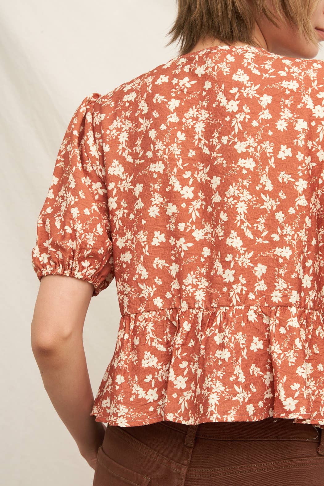 Floral Print Puff Sleeve Peplum Ribbon Top