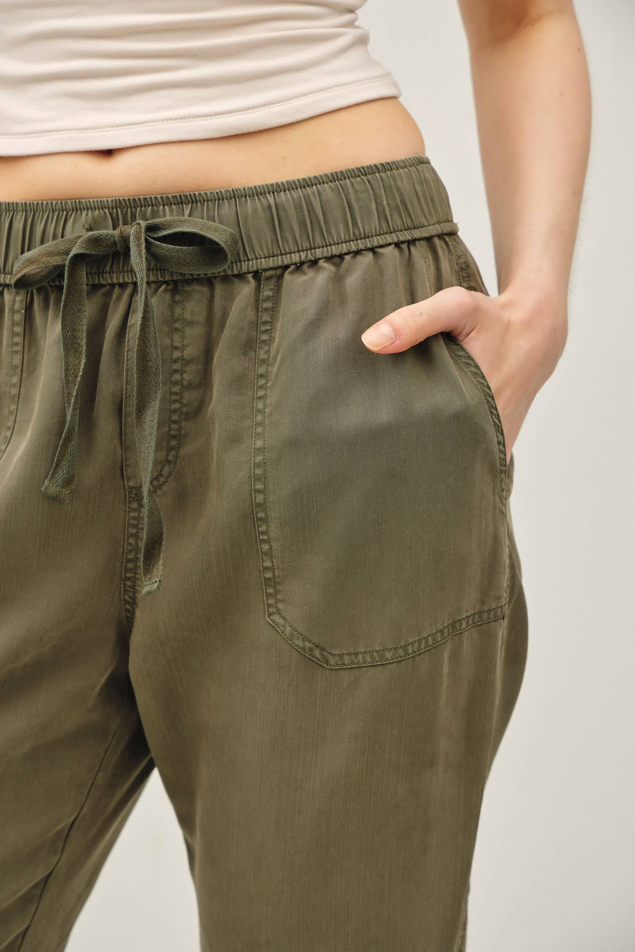 TENCEL TAPERED PANTS