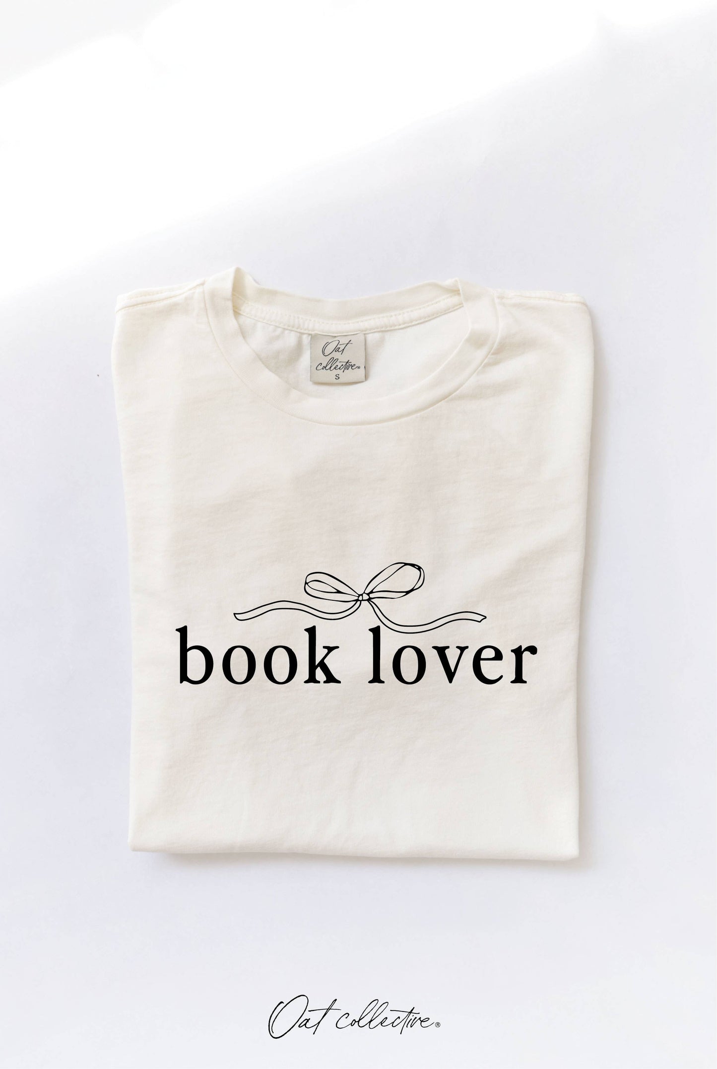 BOOK LOVER Mineral Washed Graphic Top