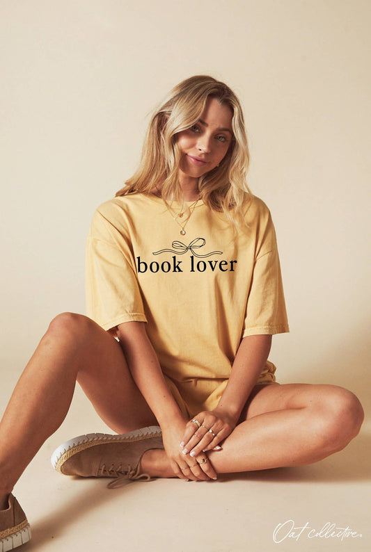 BOOK LOVER Mineral Washed Graphic Top